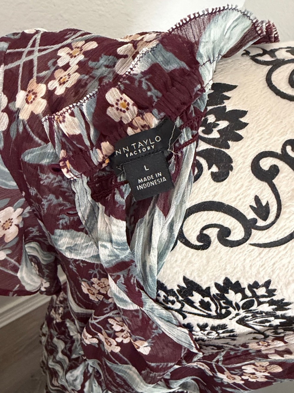 Ann Taylor Floral Tie-Waist Midi Dress in Burgundy Size Large - Picture 9 of 11
